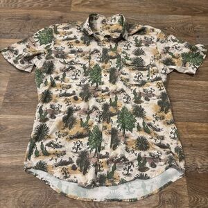 Two Dove South Coast Camo Shirt Small Outdoor Performance Hunting Fishing Vented